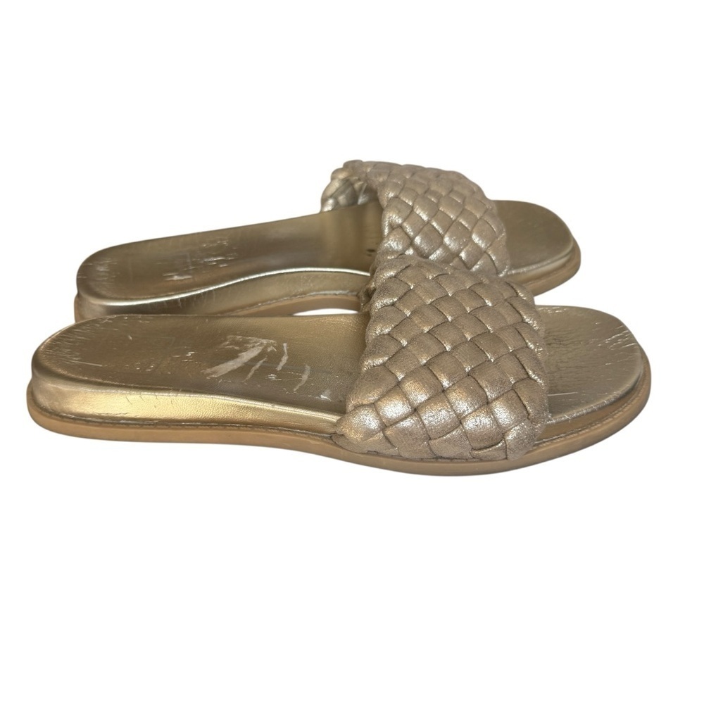 Dolce Vita Grazie Flat Sandals, Light Gold Metallic, Size 7.5